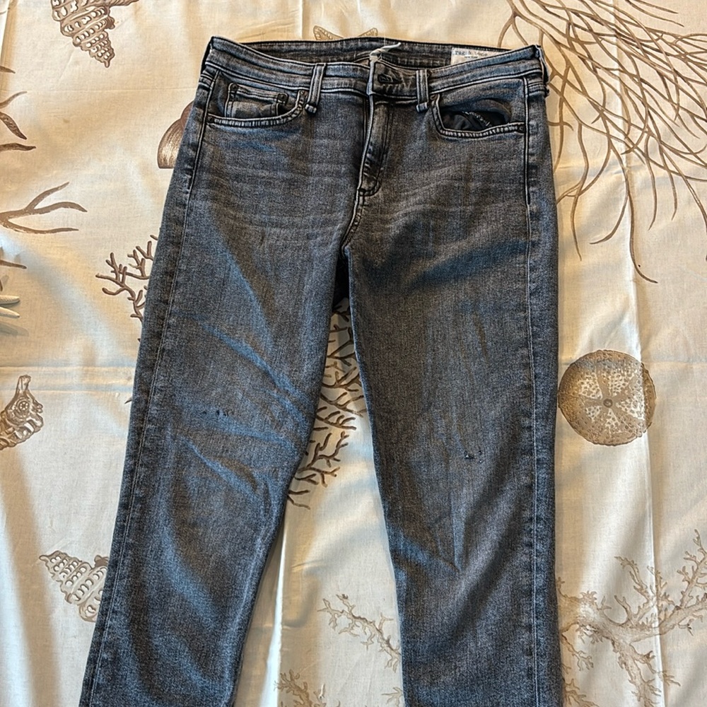 Chic rag & bone skinny jeans in a black/gray washed color